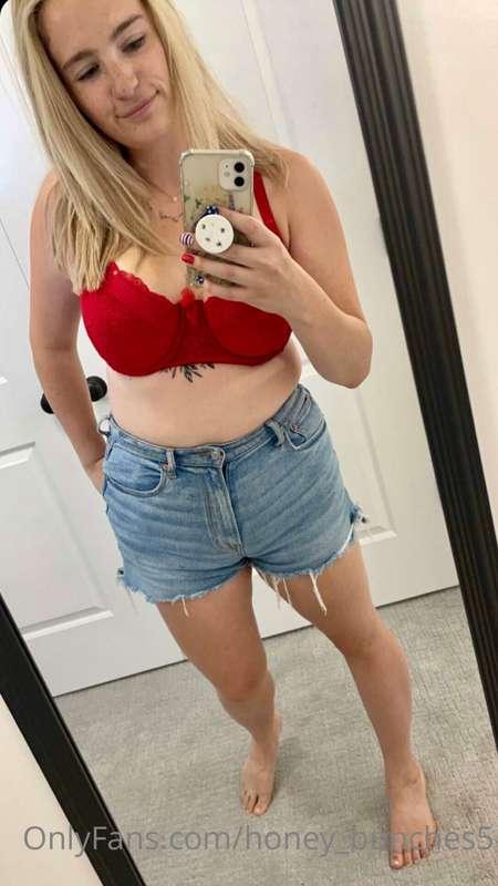 How do you like my outfit?😂