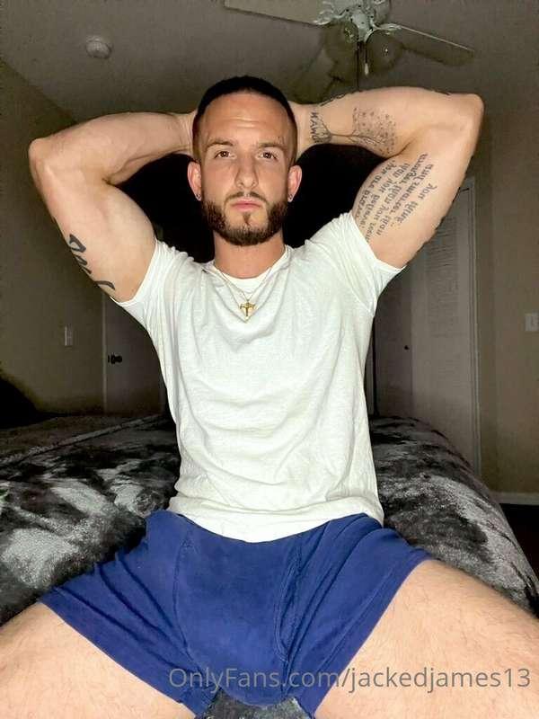 DM me what you’d do to me with my hands like this😏
