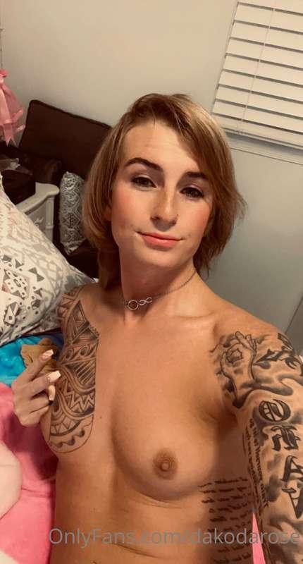 Just a quick pic to say happy Saturday guys☺️💕