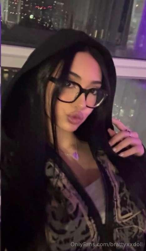 just hanging out wish I was getting some 🍆💦🥵