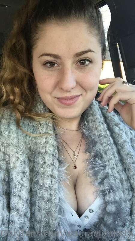 Let's go on an adventure.. some place hot🔥