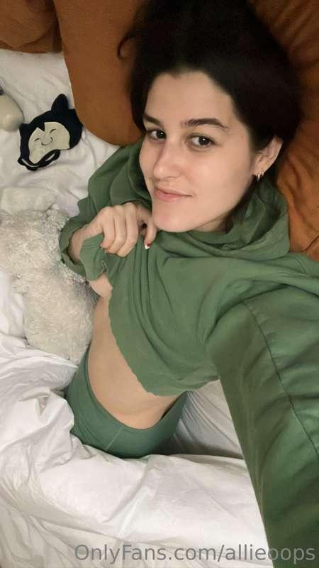 Bored and horny in bed wyd?