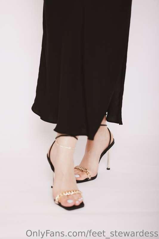 feet_stewardess image #0