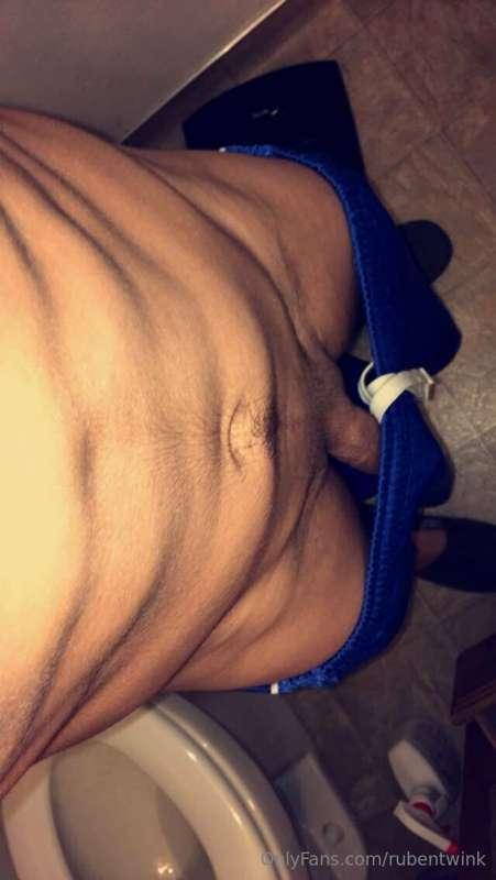 I want to make you fall in love...
And eat my cock.