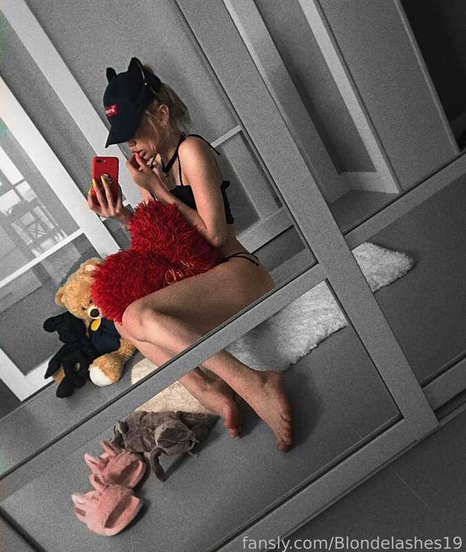 blondelashes19 image #1