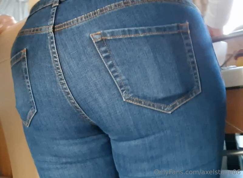 Phat ass oldest sister in law