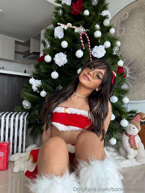 My holiday cheer is in your hands... tips make the season ex..