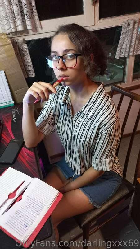 Puedo ser tu secretaria sexy? 🤭💖