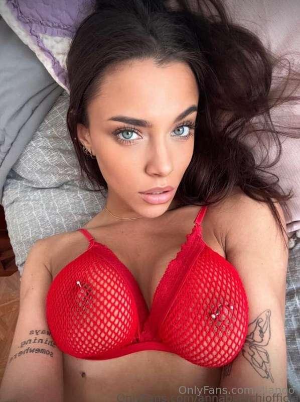 ✅FOLLOW FOR FREE ✅ @annabianchiofficial AND SEE HOW THIS CUT..