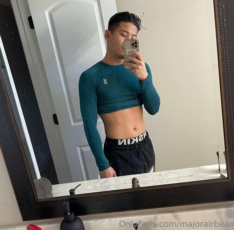 Crop top vibes 😄