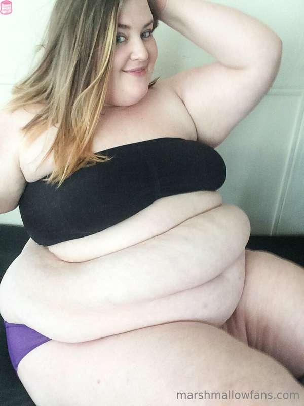 Swipe to make my belly grow. 😜