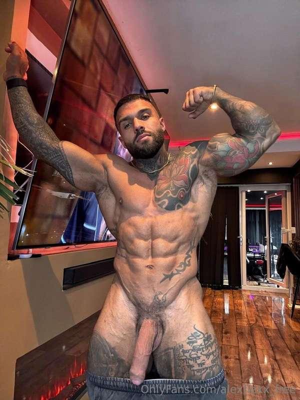 @NaughtyTroyXLfreeIsn’t just a thirst trap — he’s your next ..