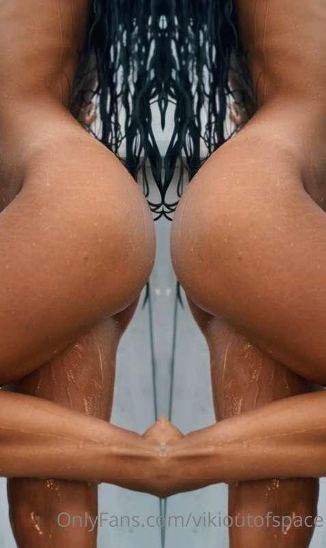 I'm wet and naked at my new video..at a public bathroom. If ..