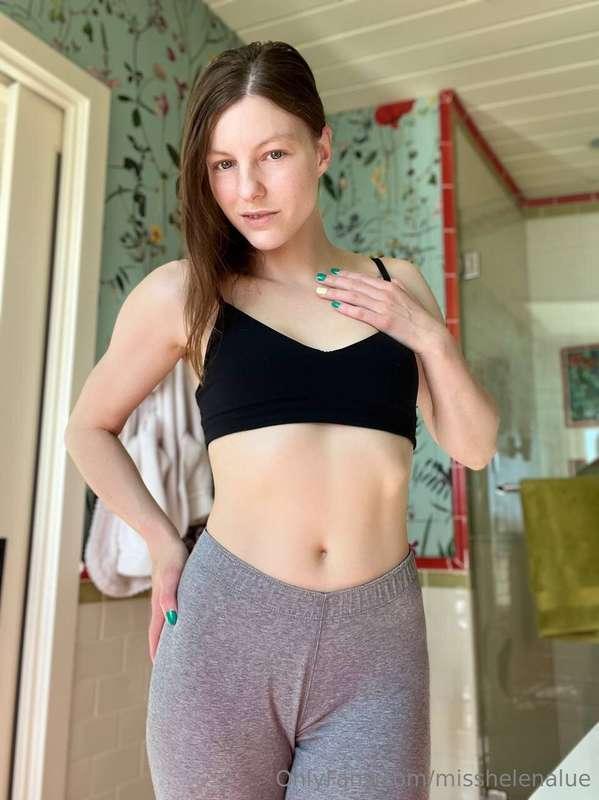 misshelenalue image #0