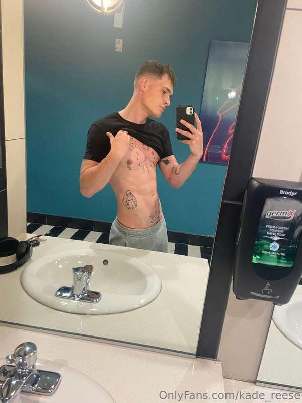 Another Long gym session, tryna get big enough to throw you ..