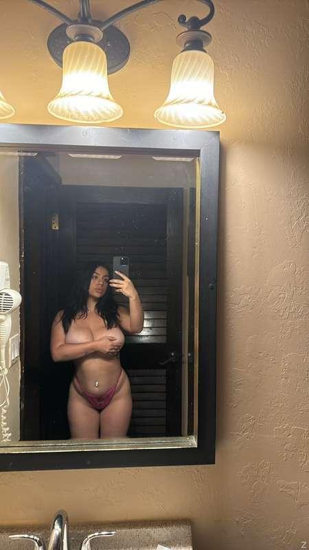 DM me if you want to have me move my arm👀