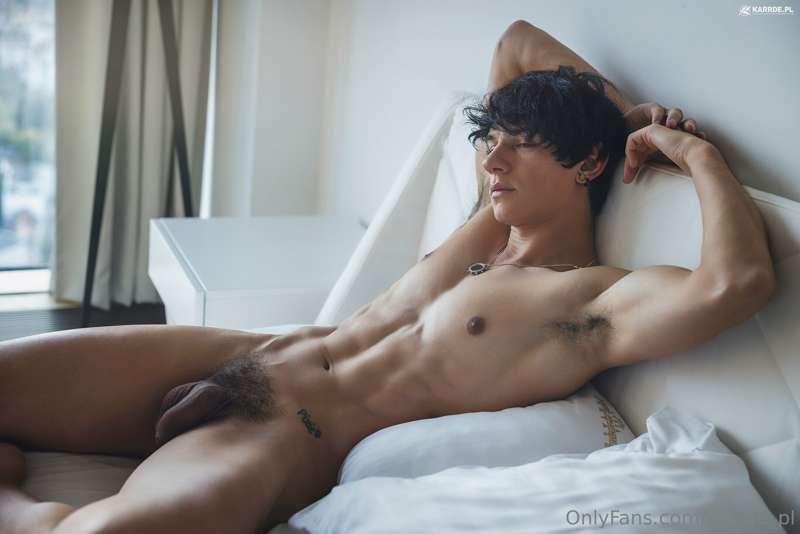 Aussie @justasoccerboi is also resting before XMAS time... 🔥..