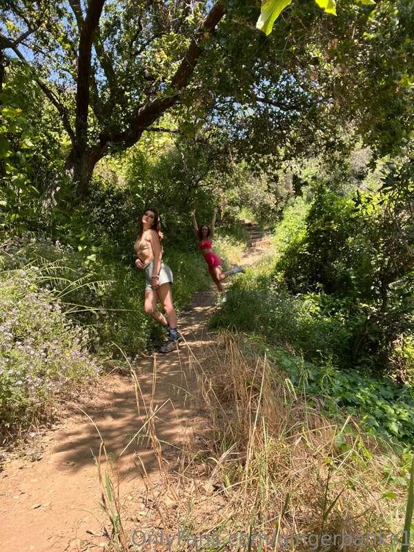 In nature with one of my best friends @thezarabanks 🥰💕 She’s..