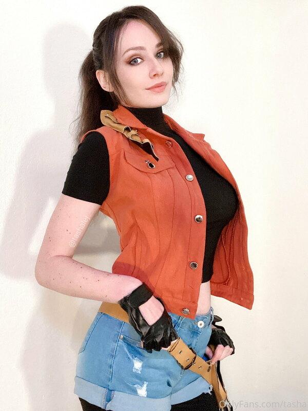 My Claire Redfield cosplay! My Twitch subscribers voted for ..