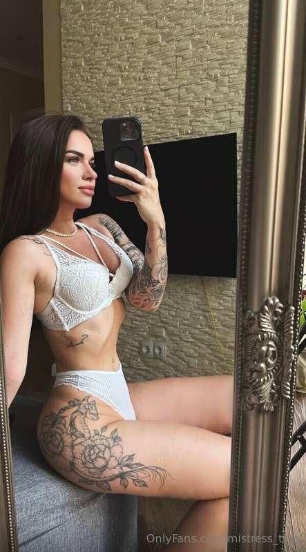 NAUGHTY LITTLE BABE @freemelanie
OPENED HER SECRET DIRTY PAG..