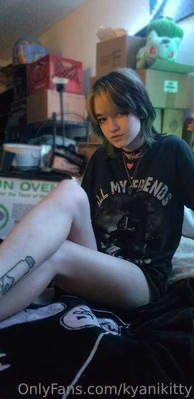 ♡2 things you learn having a Gothic girlfriend♡
1: They usua..