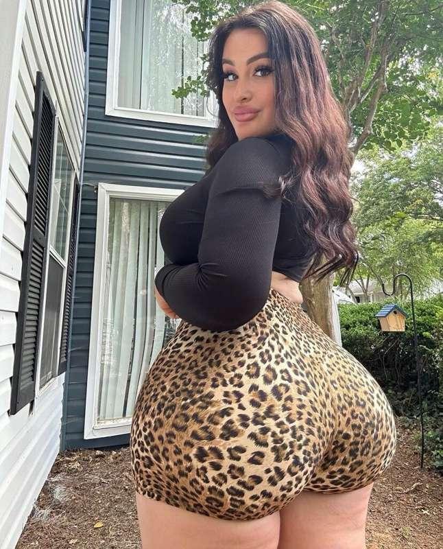 If you think I look good, don't think. Know🤭