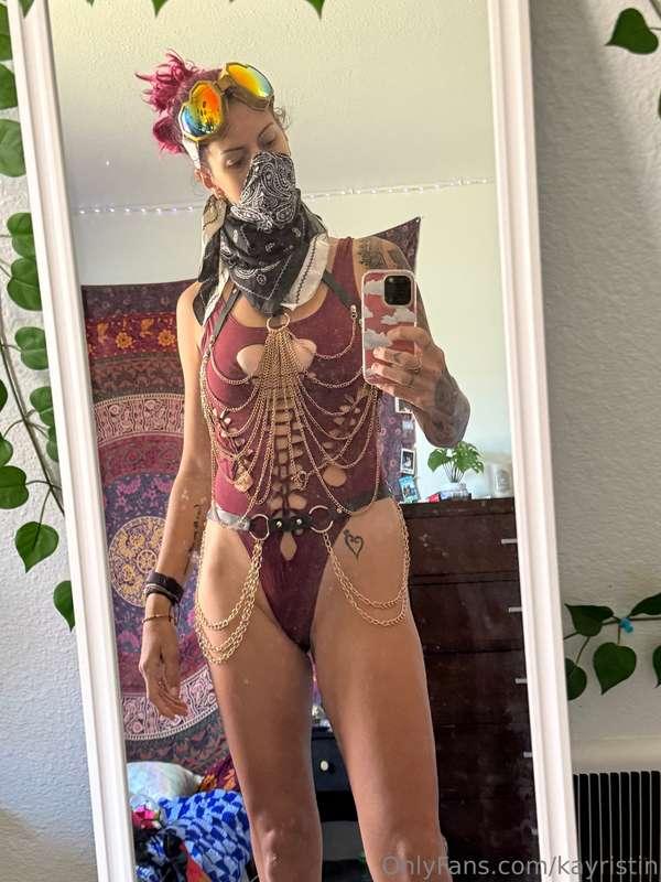 Too wild for you, i guess.. Well, prove me wrong!😈👅