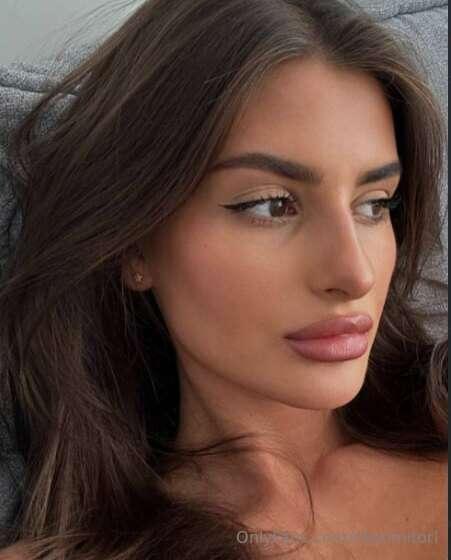 My girlfriend @wowtishais a real nymphomaniac who enjoys bei..