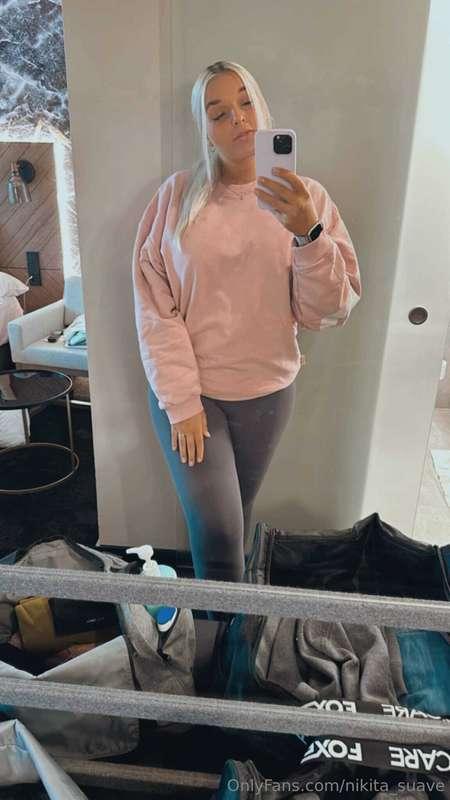 Wünsche dir einen schönen Feiertag, kannst mir gerne schreib..