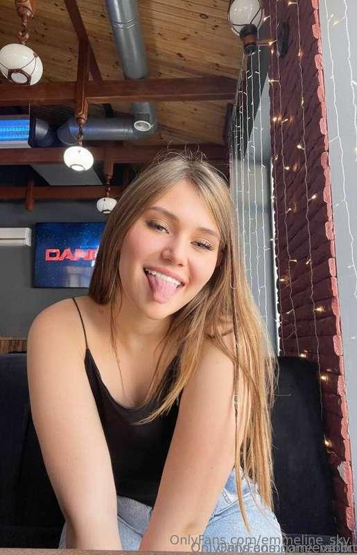DO YOU WANT TO CUM?💦💦 Look at her👅mouth @jane_rabbit wants t..