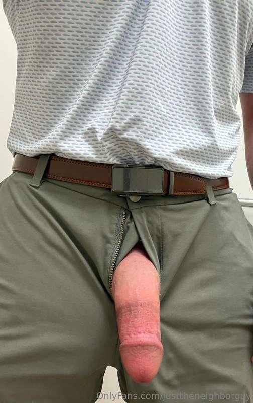 Live from the office bathroom 🍆👀😈