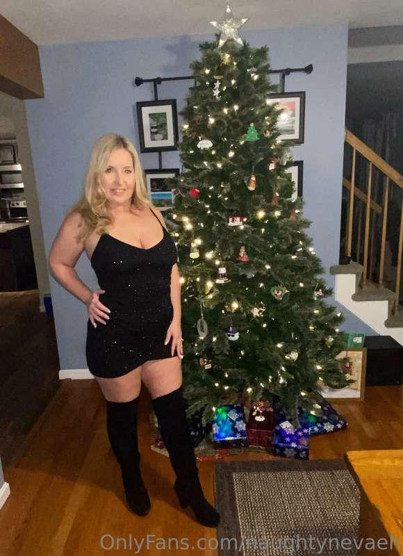 Headed out to a lifestyle party! Might be up to no good late..
