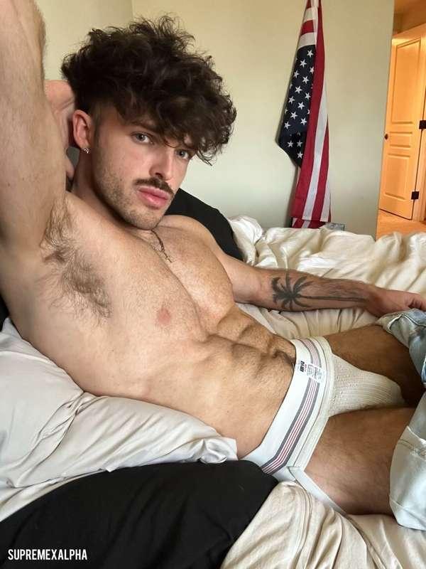 forgot to post this one a while back 😘 kiss me 😘