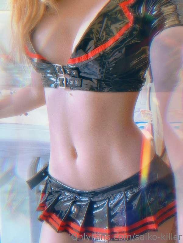 Hi, my love~ What do you think of my new outfit? I bought it..