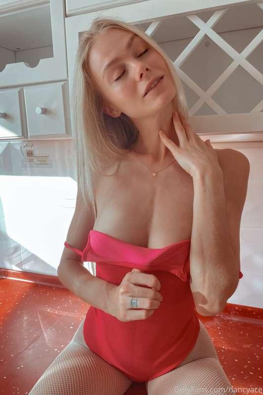 Do you like me in pink? 😈