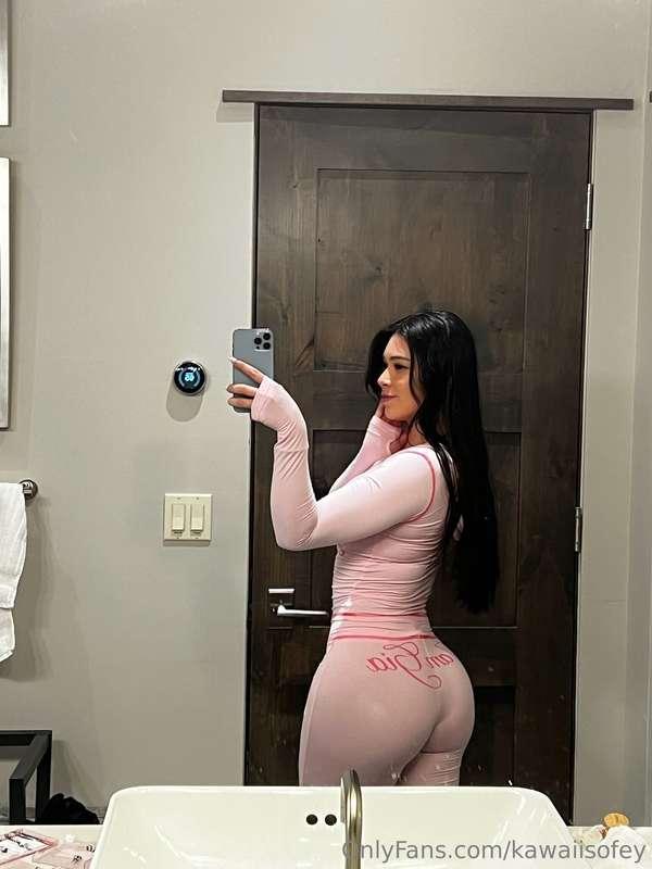 is this too tight? :3