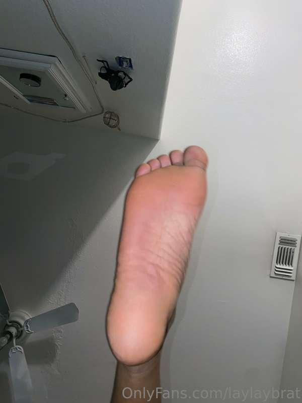 Loser sent $5 for this picture of my sole and you’re seeing ..