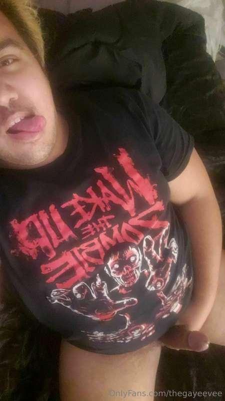 Who wants to suck this rock hard cock 💦😜