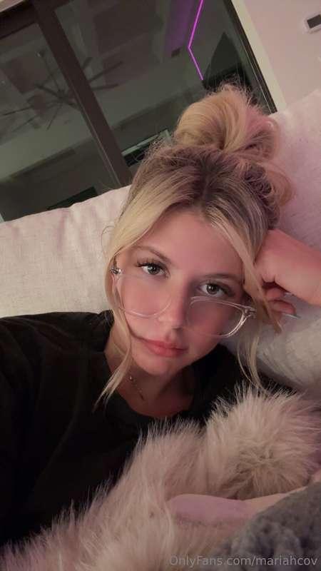 Craving some cuddles & attention 🥰💦