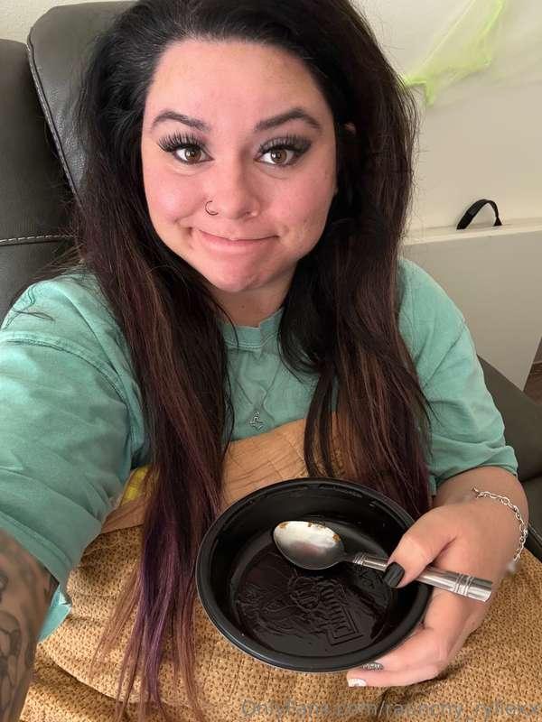 Good afternoon! Breakfast bowl to start the day 🥣🍳