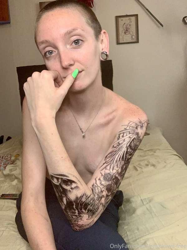 Like this? Subscribe to my paid page to see the full set 💦 l..