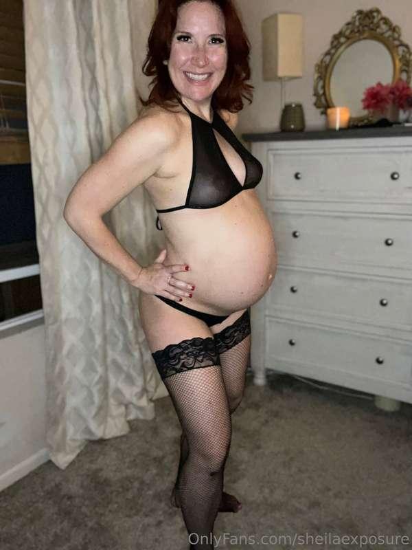 One summer night when I was feeling super sexy with my belly..