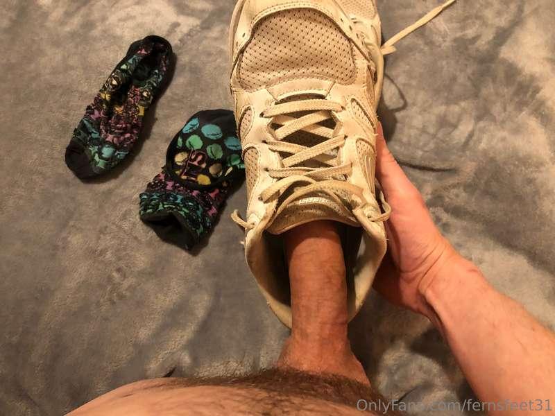 After my long day out I caught my foot boy jerking to my swe..
