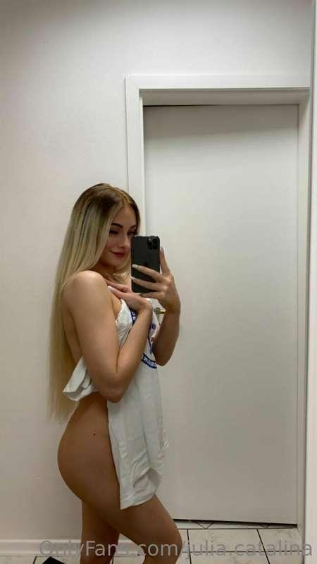 can you handle the heat if I let go of my shirt right now?😏