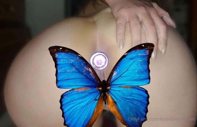 Bought my first butt plug 🍑 🔌 and I love it. Unlock for the ..
