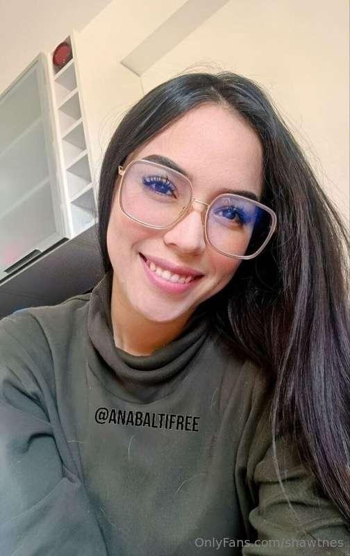 You will fall in love with my pretty face and my sweet body ..