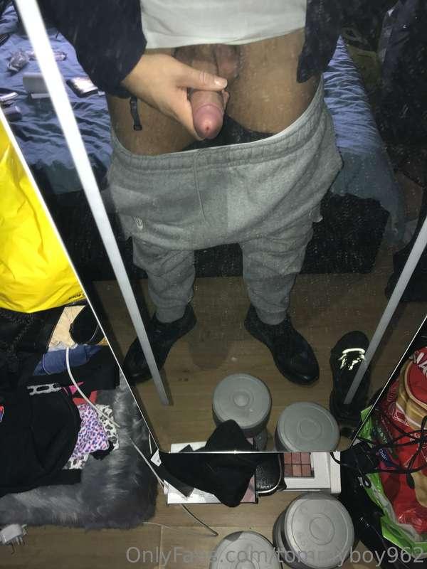 I’m so horny 😈🍆 my cock is solid 💦🥵 Can we make each other c..