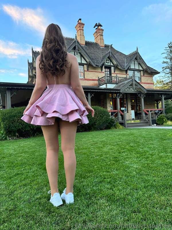 Barbie and her dollhouse!😍 Will you be my Ken?😘