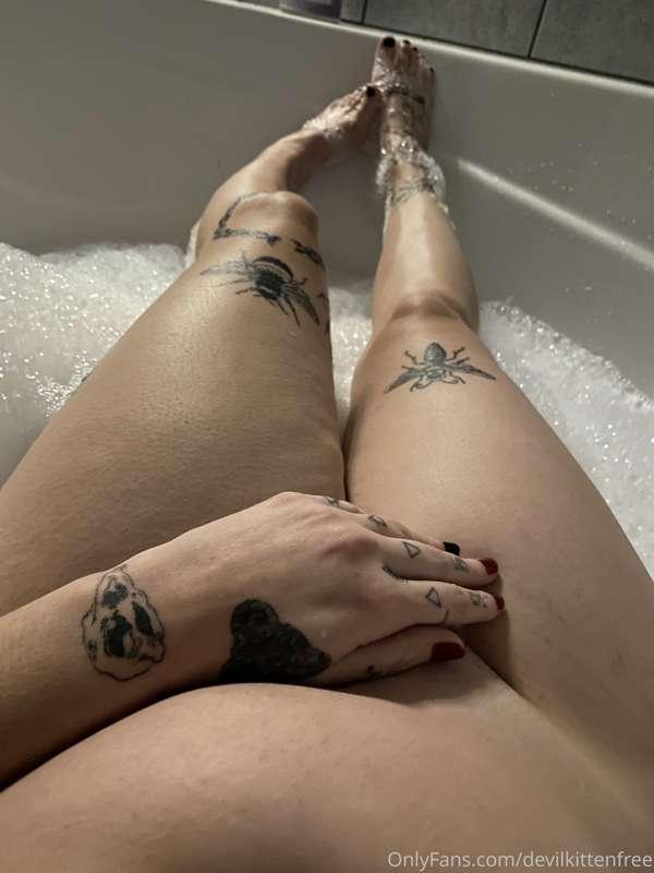 $3 Premium Sale 🤤💦 unlock 350+ media 😈

onlyfans.com/devilki..
