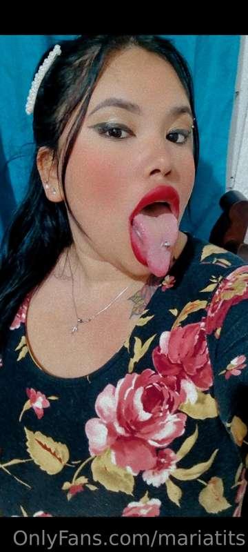 Do you feel some kind of attraction to long tongues? 🔥👅🔥